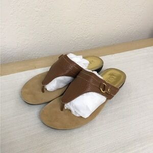 RALPH LAUREN Shoes Flats T-Strap Sandals Gold Metallic Leather Suede size 7.5